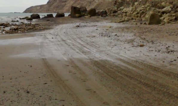 The beach to Cape Kidnappers has plenty of rocks to negotiate when the tide comes back in