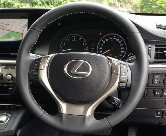 steering-wheel-lexus-gs300