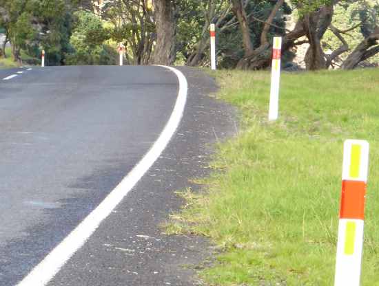 right hand road marker