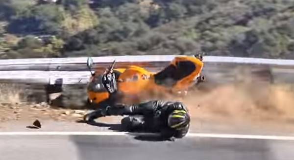 motorbike crash lowside