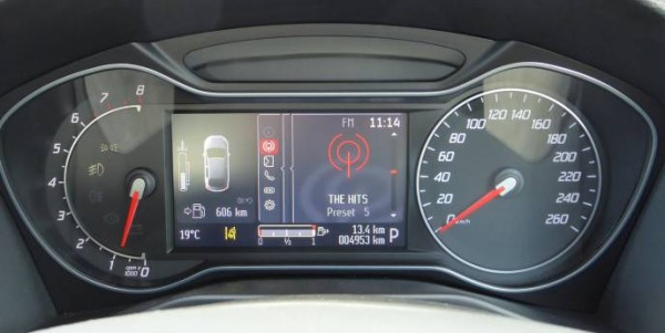 Ford Mondeo Titanium Ecoboost 2014 instruments