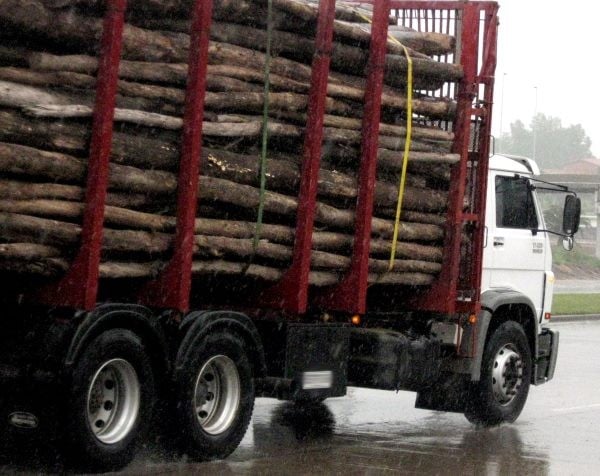 logging-truck