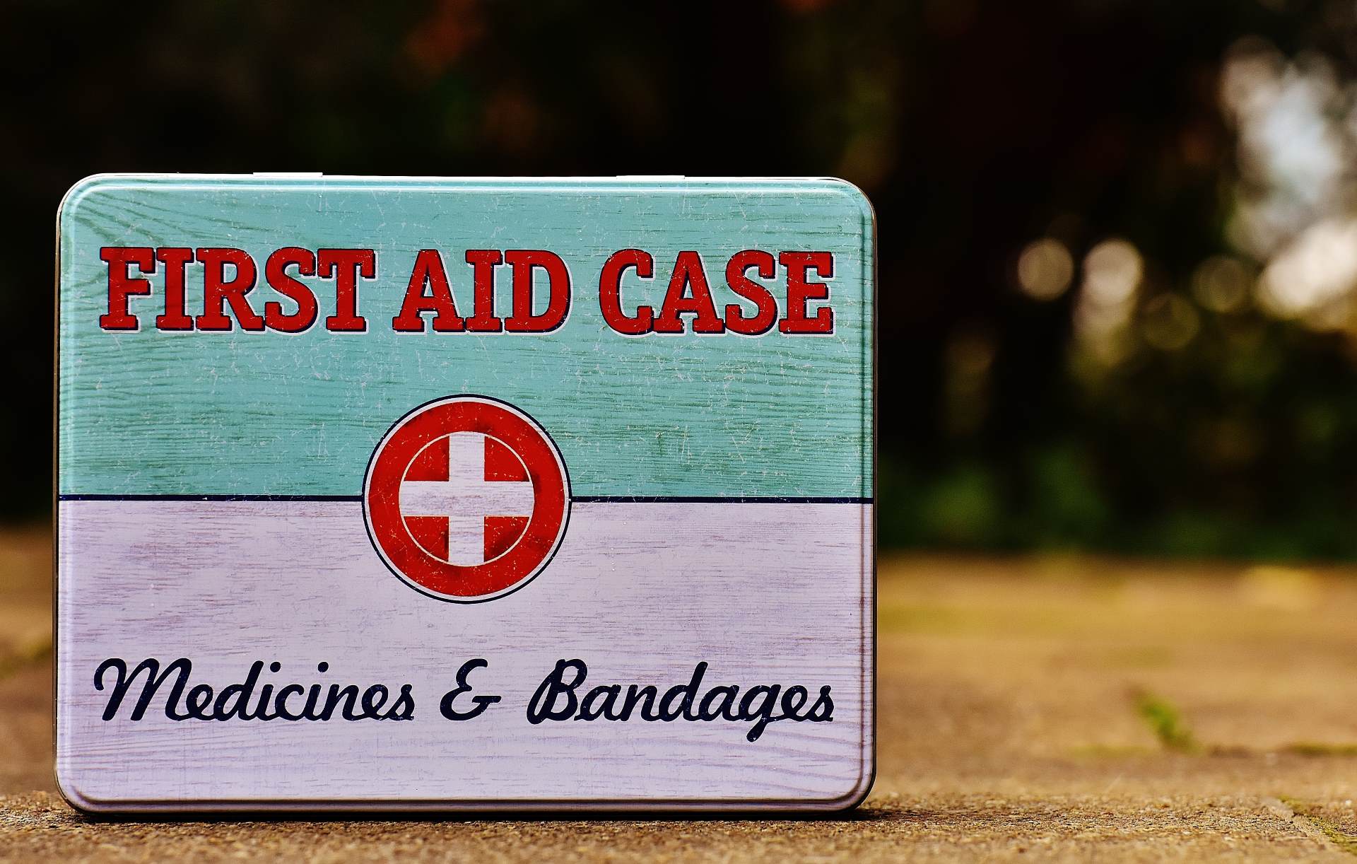 Do company vehicles have to carry a first aid kit?