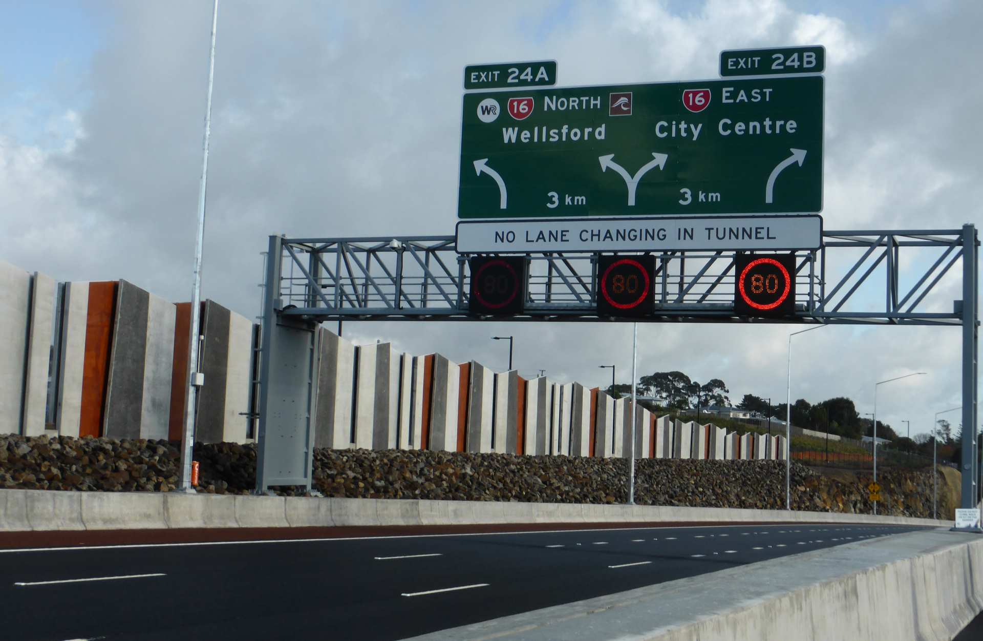 How to drive safely in a tunnel