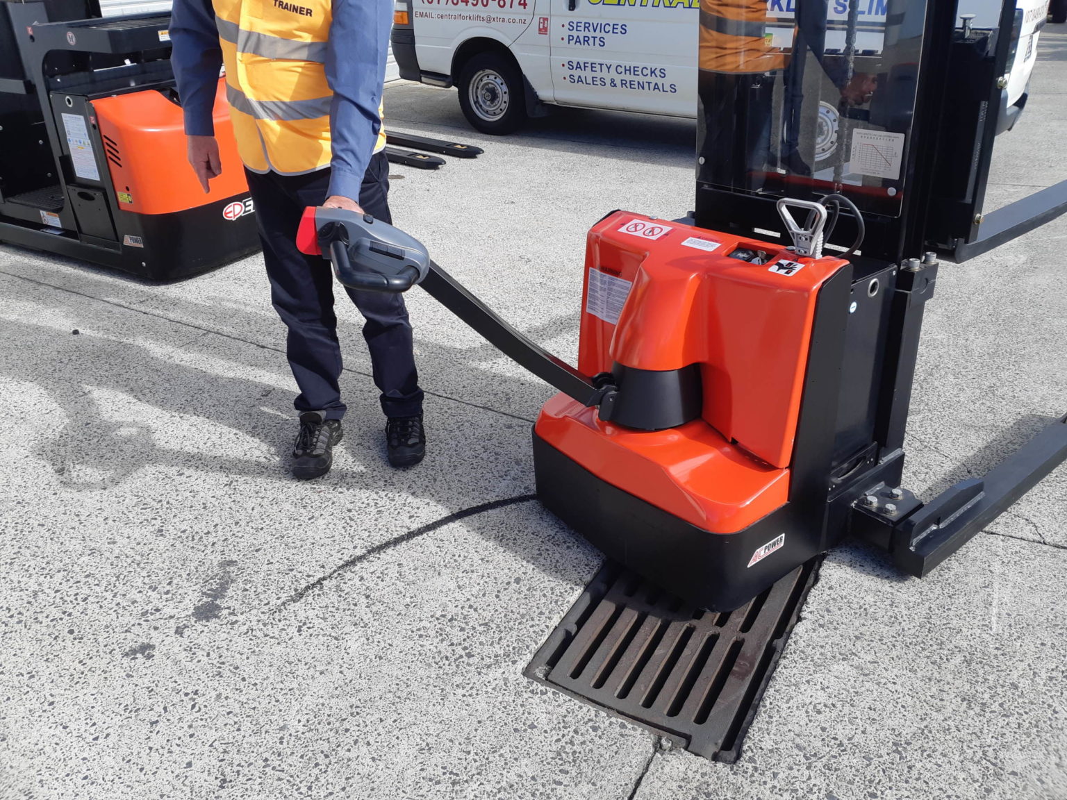 Identifying risks for walkie and pallet jack operators