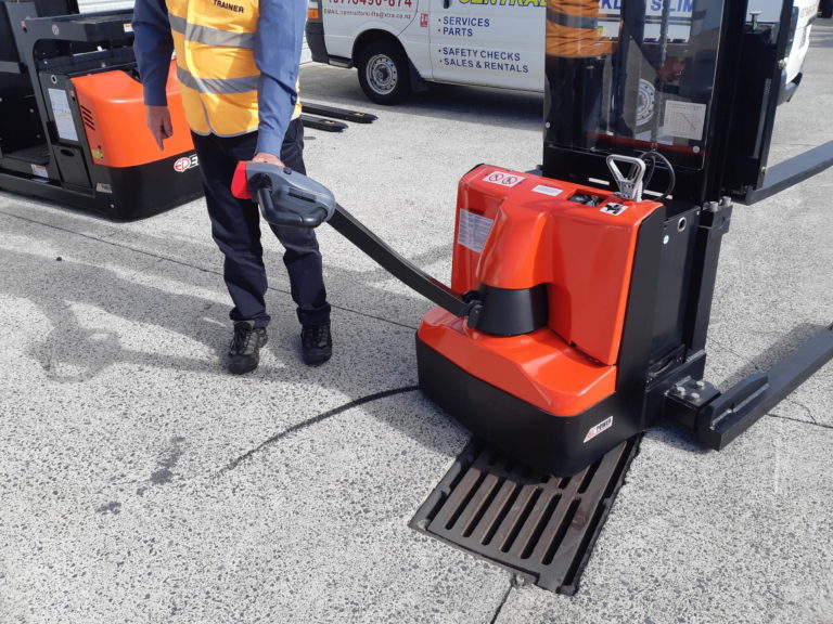 Identifying risks for walkie and pallet jack operators