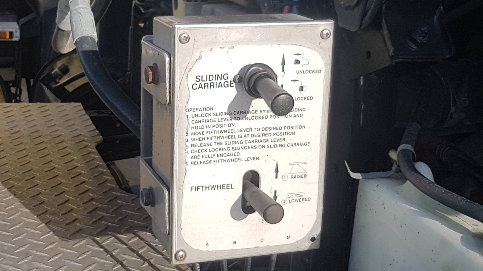 Can you adjust the height of a fifth wheel on a semitrailer? Driving